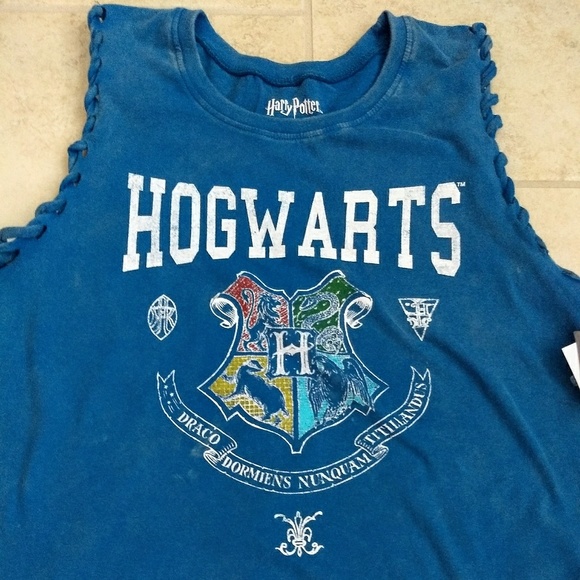 4/$25 ❤️ Harry Potter Hogwarts Crest Tank Top Mineral Wash - Picture 7 of 8